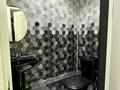2-комнатная квартира · 70 м² · 3/9 этаж, мкр Береке, 16-я улица 28 за 28 млн ₸ в Атырау — фото 16