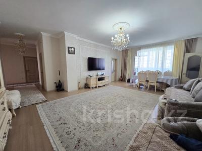 Пәтерлер в Астане: 3-бөлмелі пәтер · 125.5 м² · 8/12 қабат, Достык 13/1, бағасы: ~ 63 млн 〒 3-бөлмелі пәтер · 125.5 м² · 8/12 қабат, Достык 13/1, бағасы: ~ 63 млн 〒 в Астане, Есильский р-н
