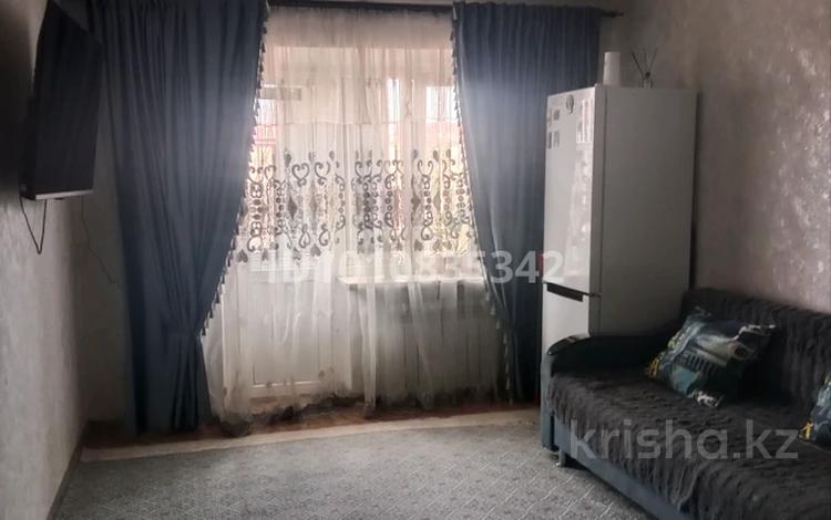 3-бөлмелі пәтер · 72 м² · 4/4 қабат, Колбасшы Койгельды 161 — Пересечения ул.Ниеткалиева, бағасы: 25 млн ₸ в Таразе — фото 2