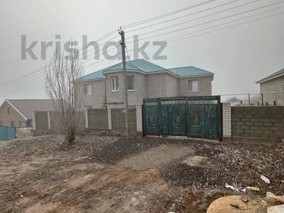 Отдельный дом · 8 комнат · 300 м² · 10 сот., Акжар-2 49 за 35.9 млн 〒 в Актобе, мкр Акжар