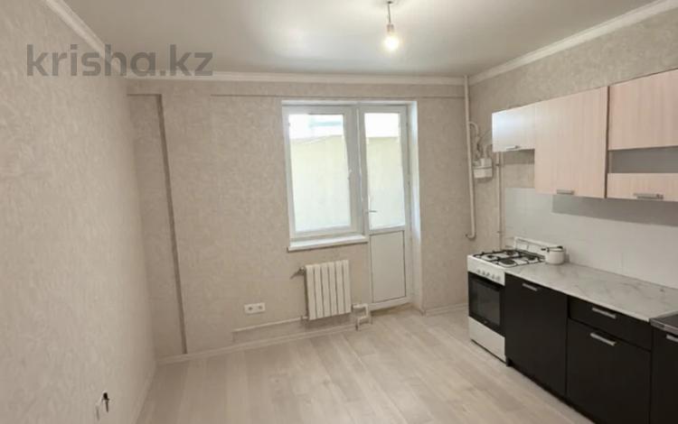 1-бөлмелі пәтер · 40 м² · 1/5 қабат, мкр. Алтын орда 16ак1, бағасы: 14 млн ₸ в Актобе — фото 2