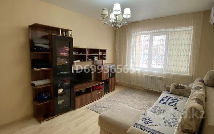 1-комнатная квартира · 39.7 м² · 1/9 этаж, Политехническая 1 — 31 школа ,ГАИ за 15 млн 〒 в Уральске — фото 2