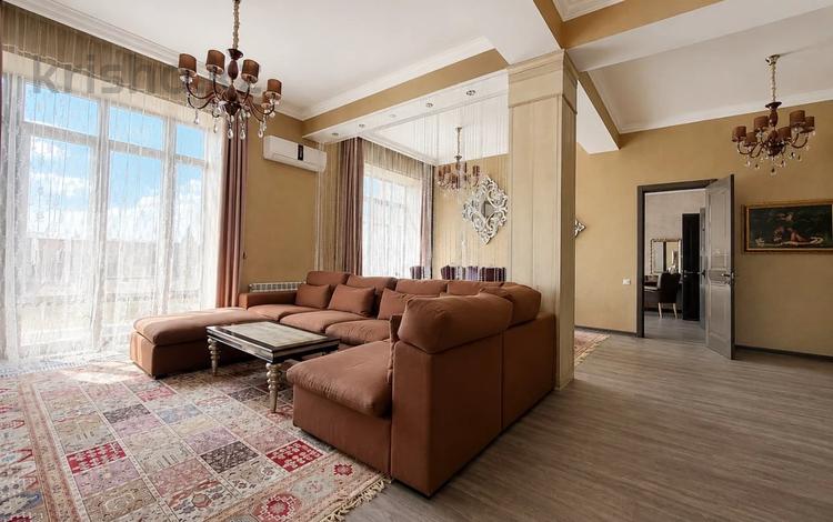 3-бөлмелі пәтер · 180 м² · 7/7 қабат, Омарова 35/1 — Достык, бағасы: 1.2 млн ₸ в Алматы, Медеуский р-н — фото 2