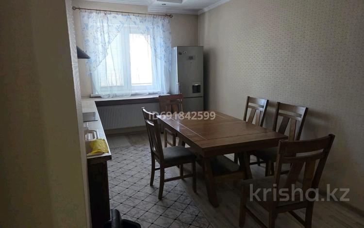 2-комнатная квартира · 80 м² · 6/20 этаж, Брусиловского 163 — Брусиловского 163 за 320 000 ₸ в Алматы, Алмалинский р-н — фото 8
