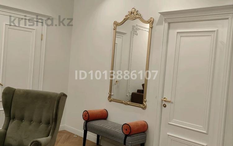 3-комнатная квартира · 108 м² · 5/16 этаж, 17-й мкр, 17-ш/а. 6 за 60 млн ₸ в Актау — фото 2