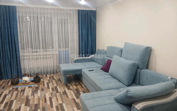 3-бөлмелі пәтер · 70 м² · 4/5 қабат, 2-й мкр. 11, бағасы: 7.5 млн ₸ в Абай обл. — фото 2