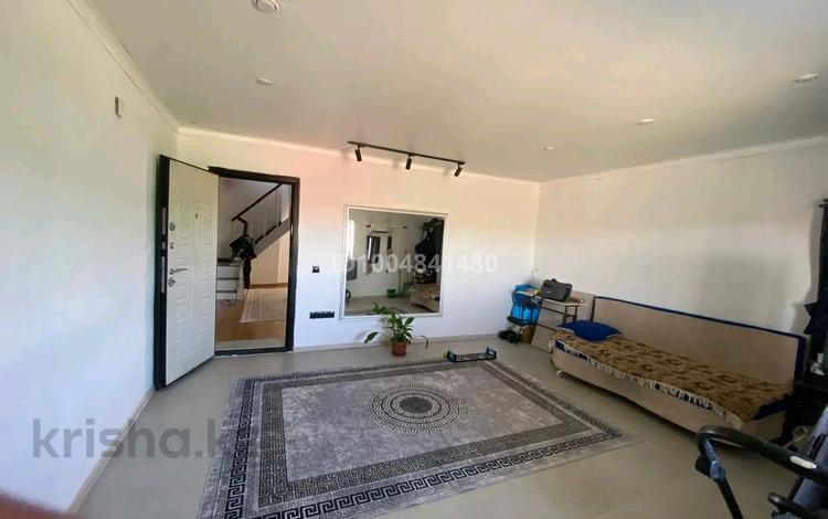 Отдельный дом · 7 комнат · 230 м² · 16 сот., Майкудук, Майкудук, 11а микрорайон за ~ 31.2 млн 〒 в Караганде, Алихана Бокейханова р-н — фото 2