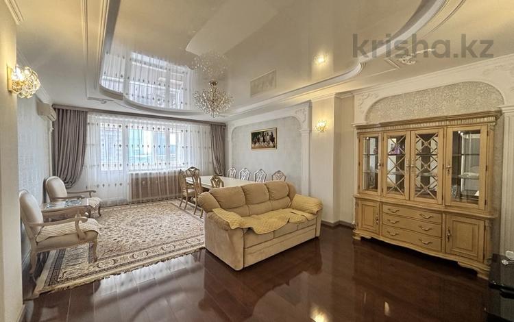 4-комнатная квартира · 200 м² · 6/12 этаж, Кунаева 14 за 800 000 ₸ в Астане, Есильский р-н — фото 19