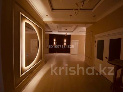 Отдельный дом · 8 комнат · 200 м² · 8.5 сот., 4 мкр 7/51 — Возле кафе Назира за 70 млн 〒 в Жанатасе