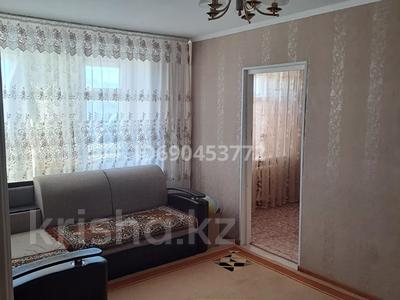 4-бөлмелі пәтер · 60.7 м² · 4/5 қабат, Ауэзова 42, бағасы: 11 млн ₸ в Аксу