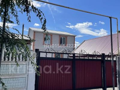 Отдельный дом · 3 комнаты · 100 м² · 8 сот., Кирпичный — Мунайшы за 27 млн ₸ в Актобе, жилой массив Кирпичный
