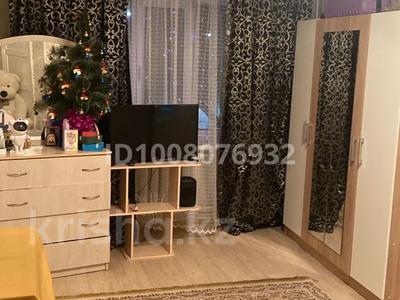 1-бөлмелі пәтер · 30 м² · 2/5 қабат, Пришахтинск, 22й микрорайон 28:1, бағасы: 8 млн ₸ в Караганде, Алихана Бокейханова р-н