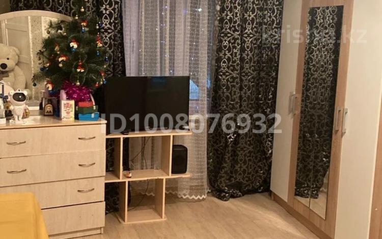 1-комнатная квартира · 30 м² · 2/5 этаж, Пришахтинск, 22й микрорайон 28:1 за 8 млн ₸ в Караганде, Алихана Бокейханова р-н — фото 2