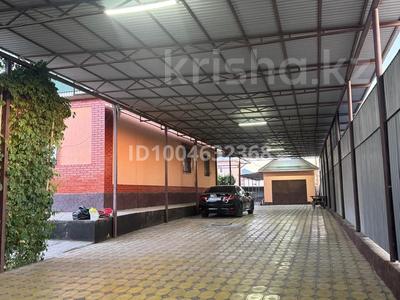 Жеке үй · 8 бөлме · 300 м² · 13 жүзд., Саулет 28 7 — Султан бейбарыс, бағасы: 65 млн ₸ в 