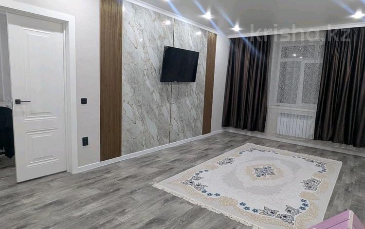 1-комнатная квартира · 53 м² · 4/4 этаж, Кызылжарская за 120 000 ₸ в Уральске — фото 2