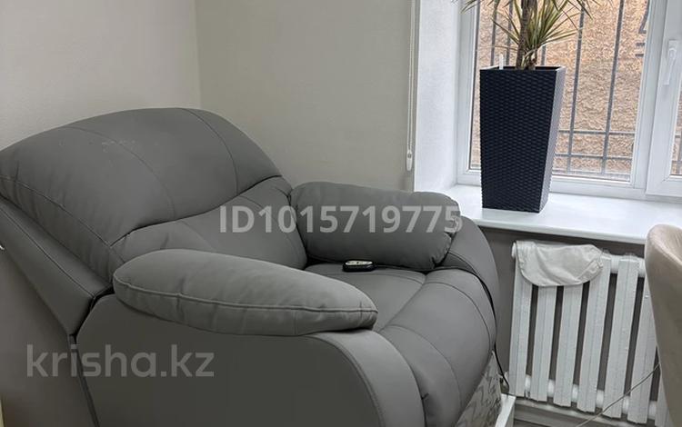 Салоны красоты, кабинеты и рабочие места, студии · 5 м² за 50 000 ₸ в Караганде, Казыбек би р-н — фото 2