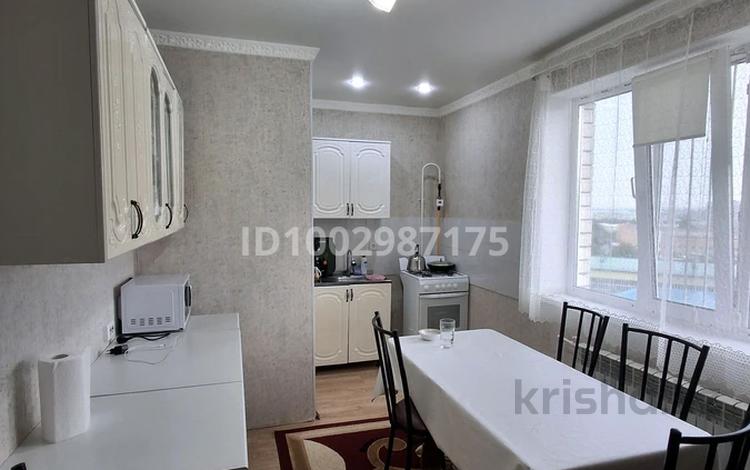 1-комнатная квартира · 55 м² · 9/10 этаж, мкр. Зачаганск пгт, Мөңкеұлы за 15.8 млн ₸ в Уральске — фото 2