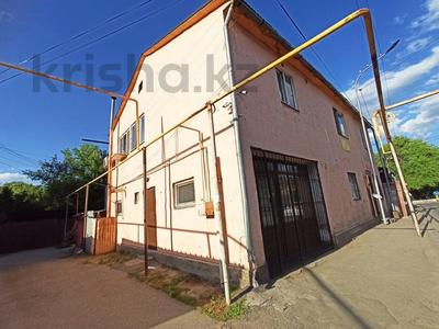 Жеке үй • 8 бөлмелер • 240 м² • 2 сот., Новгородская 228 — Сейфуллина, бағасы: 35 млн 〒 в Алматы, Жетысуский р-н