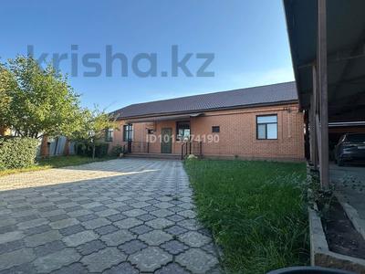Жеке үй · 7 бөлме · 450 м² · 10 жүзд., Алмагүл ш/а., Карашунгил — Елшибек, бағасы: 80 млн ₸ в Атырау, мкр. Алмагуль