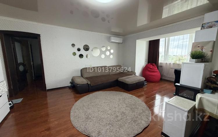 3-бөлмелі пәтер · 68 м² · 6/9 қабат, 4 ш/а 2, бағасы: 22 млн ₸ в Уральске, мкр 4 — фото 2