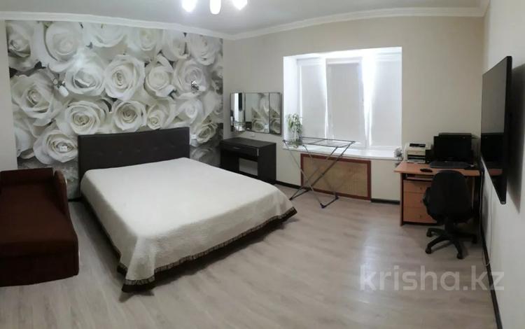 1-бөлмелі пәтер, 40 м², 1/5 қабат ай сайын, 22-й мкр 8, бағасы: 120 000 〒 в Актау, 22-й мкр — фото 12