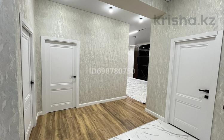 2-комнатная квартира, 83 м², 9/9 этаж помесячно, 16-й мкр 85 — B-Group Plaza, жилой комплекс за 300 000 〒 в Актау, 16-й мкр  — фото 2