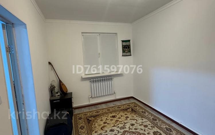 Отдельный дом · 3 комнаты · 65 м², мкр Жеруйык, Талгат бигелдинов 33б — Тума скотный рынок,Москва, Астрахань трц за 100 000 〒 в Атырау — фото 2