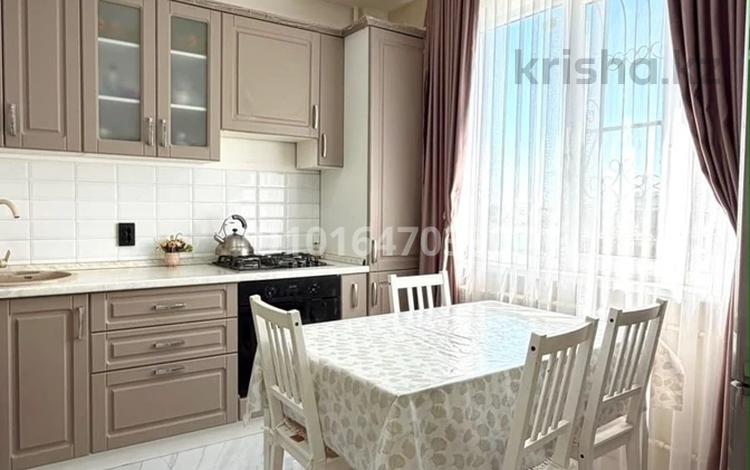 2-комнатная квартира · 61.4 м² · 2/6 этаж, Жарбосынова 87б — Напротив трц «Байзар» за 300 000 ₸ в Атырау — фото 2