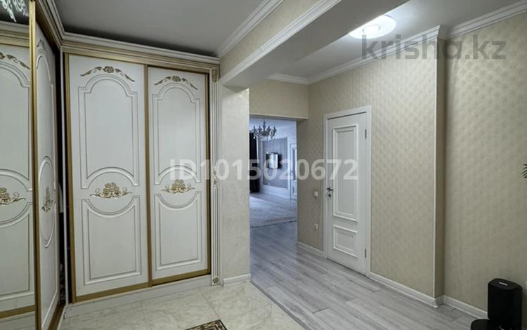 3-бөлмелі пәтер · 120 м² · 12/17 қабат, Жандосова 144/2 — напротив университета Нархоз, бағасы: 67 млн ₸ в Алматы, Ауэзовский р-н — фото 2