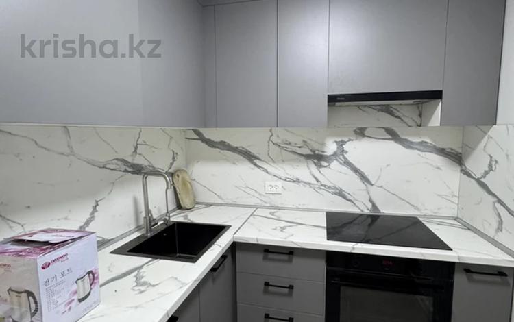 2-комнатная квартира · 45 м² · 1/5 этаж, мкр Новый Город, Ерубаева 33 за 200 000 ₸ в Караганде, Казыбек би р-н — фото 2