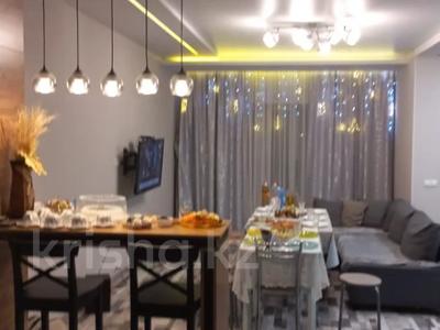 Продажа домов и дачи в Карагандинской обл.: Отдельный дом · 3 комнаты · 117 м² · 10 сот., Республики за 37 млн 〒 Отдельный дом · 3 комнаты · 117 м² · 10 сот., Республики за 37 млн 〒 в Темиртау