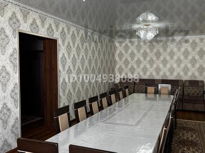 Отдельный дом · 6 комнат · 210 м² · 10 сот., Мәңгілік ел 75 — В начале 15 микрорайона за 60 млн 〒 в Таразе