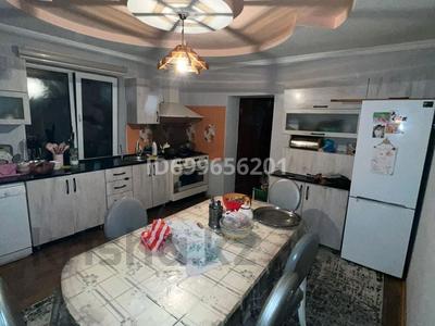 Отдельный дом · 5 комнат · 170 м² · 8 сот., Абдыбаева 75 — Район Кенен Азербаева за 45 млн ₸ в Таразе