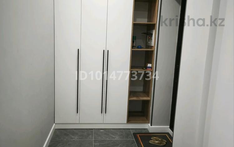 2-комнатная квартира · 45 м² · 13/13 этаж, мкр №6, Райымбека 348/1 — Райымбек Петрова за 300 000 ₸ в Алматы, Ауэзовский р-н — фото 2