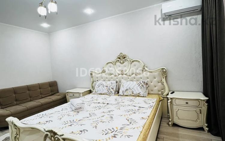 1-комнатная квартира · 58 м² · 2/5 этаж, мкр. Зачаганск пгт, Монкеулы — Алтындар. Жекпе-Жек. СХИ Универ. ТД.”Коктем” за 14 000 〒 в Уральске — фото 16
