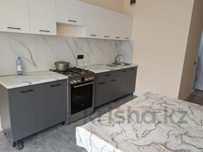 1-бөлмелі пәтер · 43 м² · 1/7 қабат, Ақсай-3 ш/а., Касыма Шарипова 206/9 — Саина, бағасы: 180 000 ₸ в Алматы, Ауэзовский р-н