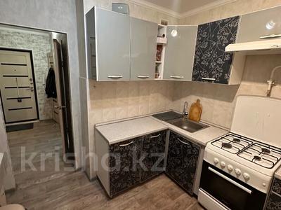 1-комнатная квартира · 36 м² · 3/5 этаж, мкр 8, оспанова за 13.5 млн 〒 в Актобе