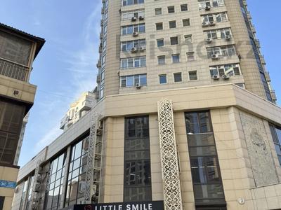 Свободное назначение, офисы, магазины и бутики, общепит, салоны красоты, медцентры и аптеки, образование, развлечения · 220 м² за 950 000 〒 в Алматы, Бостандыкский р-н