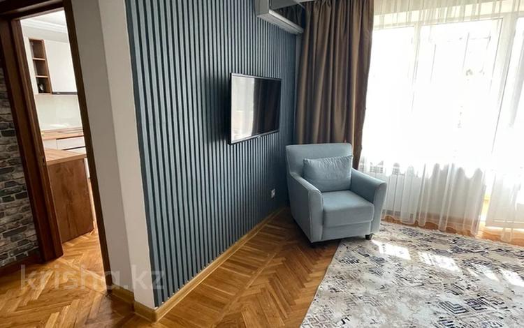 1-бөлмелі пәтер · 50 м² · 3/7 қабат, Абылайхана 74, бағасы: 27 000 ₸ в Алматы, Алмалинский р-н — фото 2