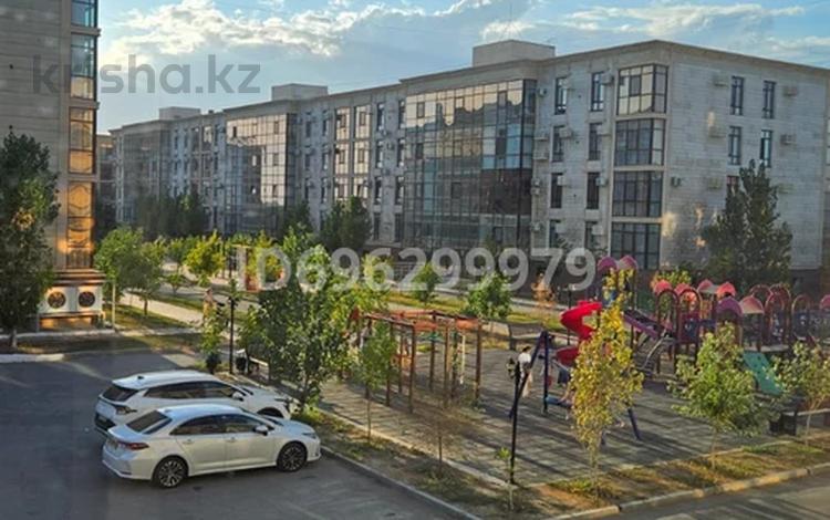 4-комнатная квартира, 110 м², 1/4 этаж, мкр Ак Шагала, Жалена тулепова 9Е