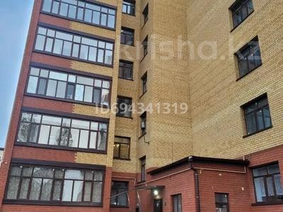 4-комнатная квартира, 154 м², 3/7 этаж, Пугачева 37 за 43 млн 〒 в Уральске