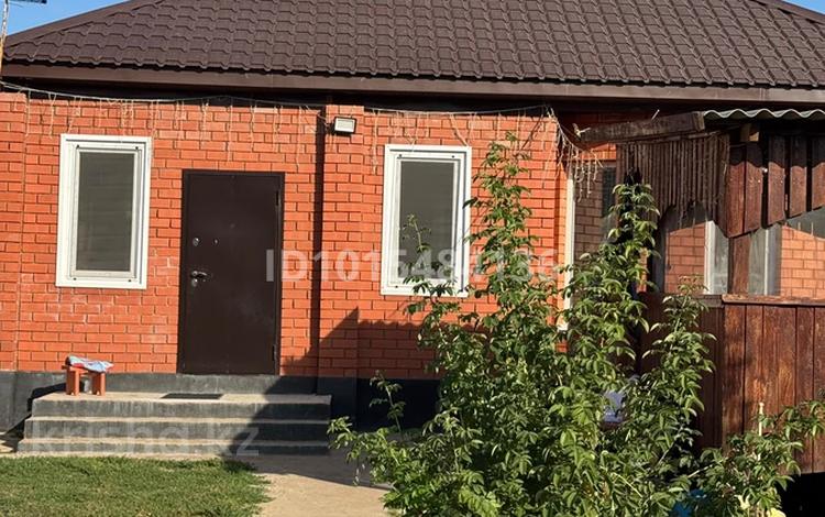 Отдельный дом · 4 комнаты · 125 м² · 5 сот., мкр Старый Аэропорт — Единства-Шамелова за 46 млн ₸ в Уральске — фото 2