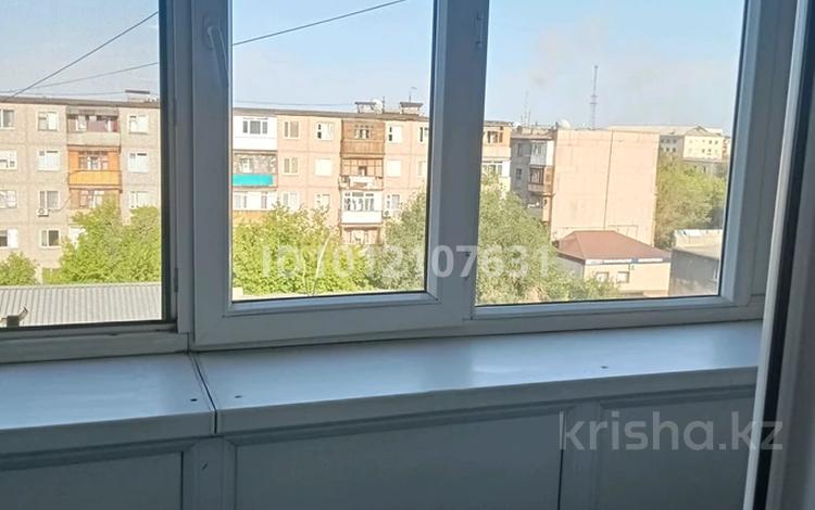 2-бөлмелі пәтер · 45.5 м² · 5/5 қабат, Гарышкерлер 34 — Юникс, бағасы: 10.8 млн ₸ в Жезказгане — фото 2