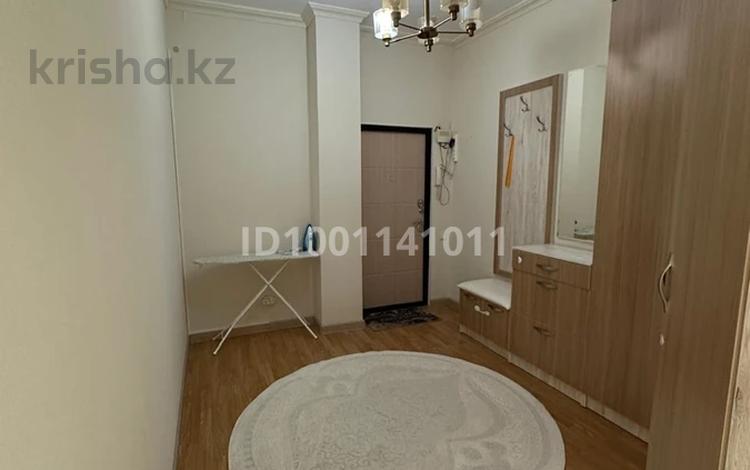 3-комнатная квартира · 100 м² · 7/8 этаж · помесячно, Сатпаева — ТЦ Инфинити молл за 350 000 〒 в Атырау — фото 7