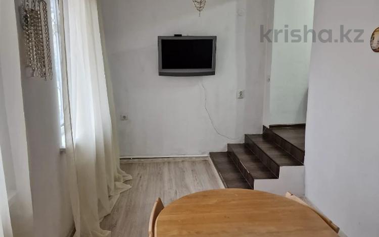 4-комнатная квартира, 92 м², 1/5 этаж, мкр Алмагуль, гагарина