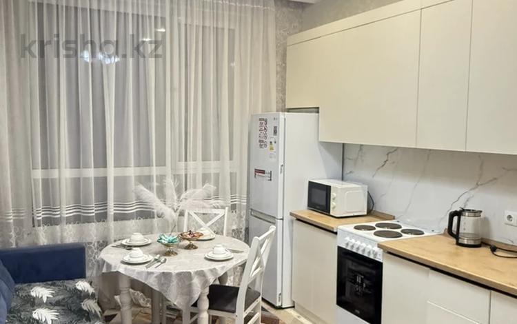 1-комнатная квартира · 40 м² · 7/20 этаж, Туран 41/1 за 17 000 ₸ в Астане, Нура р-н — фото 2