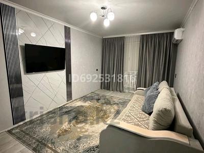 2-бөлмелі пәтер · 45 м² · 1/5 қабат, мкр 6, Абилхаир-хана 67Б — Центр, центральный стадион, бағасы: 14 000 ₸ в Актобе