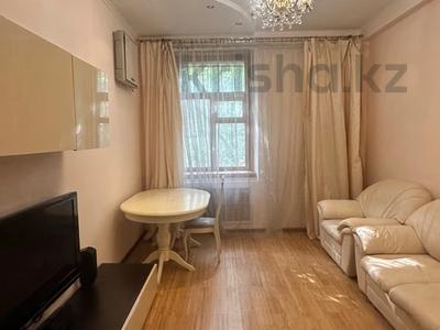 2-комнатная квартира, 58 м², 1/5 этаж помесячно, Абылайхана 113 — Карасай батыра за 420 000 〒 в Алматы, Медеуский р-н