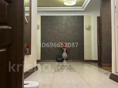 4-бөлмелі пәтер · 140 м² · 4/5 қабат, Дружбы народов 2/4, бағасы: 500 000 ₸ в Усть-Каменогорске, Ульбинский