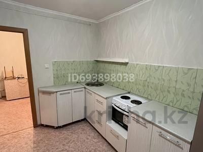 1-комнатная квартира, 38 м², 9/10 этаж помесячно, Шугаева 159 за 100 000 〒 в Семее